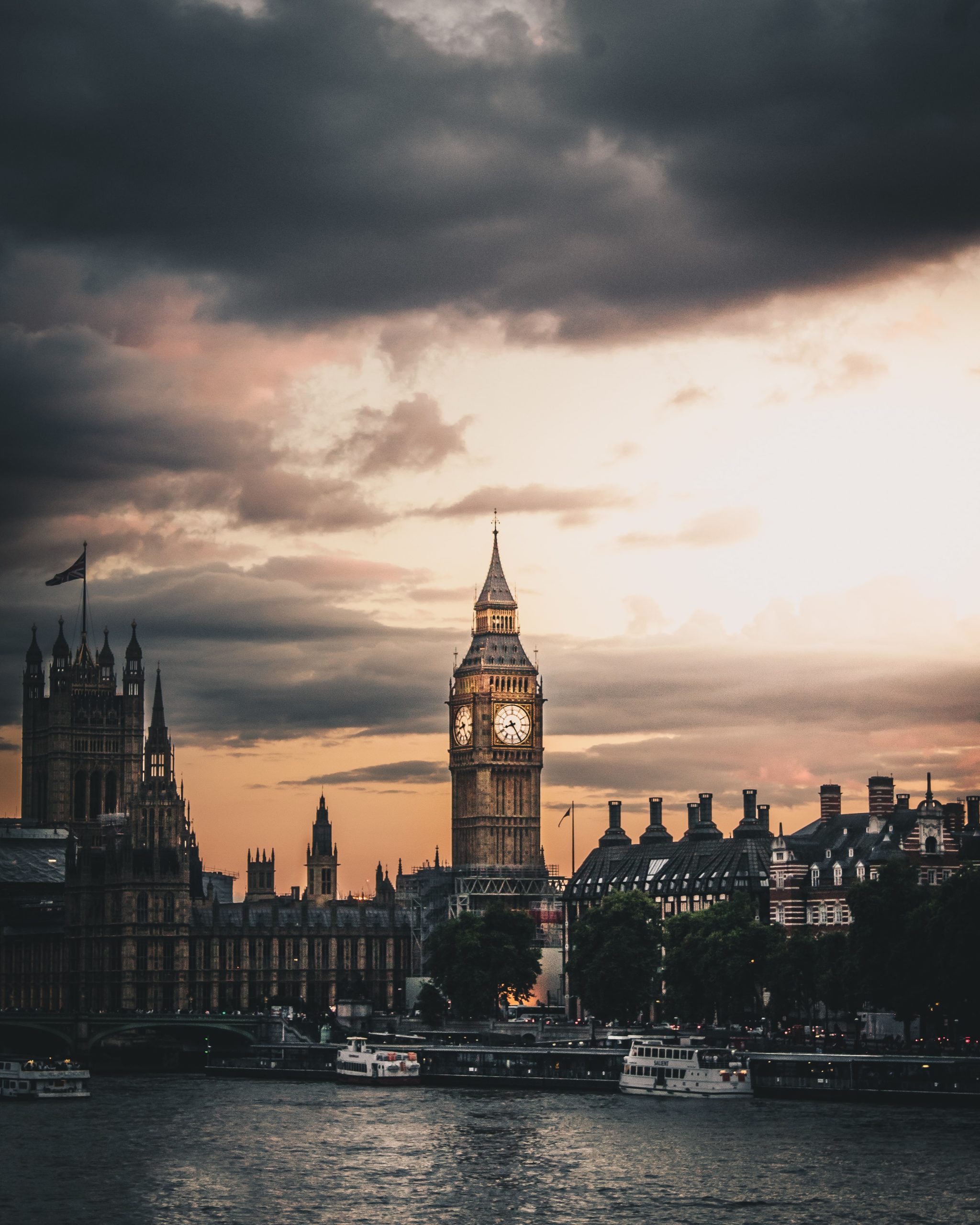 london by night